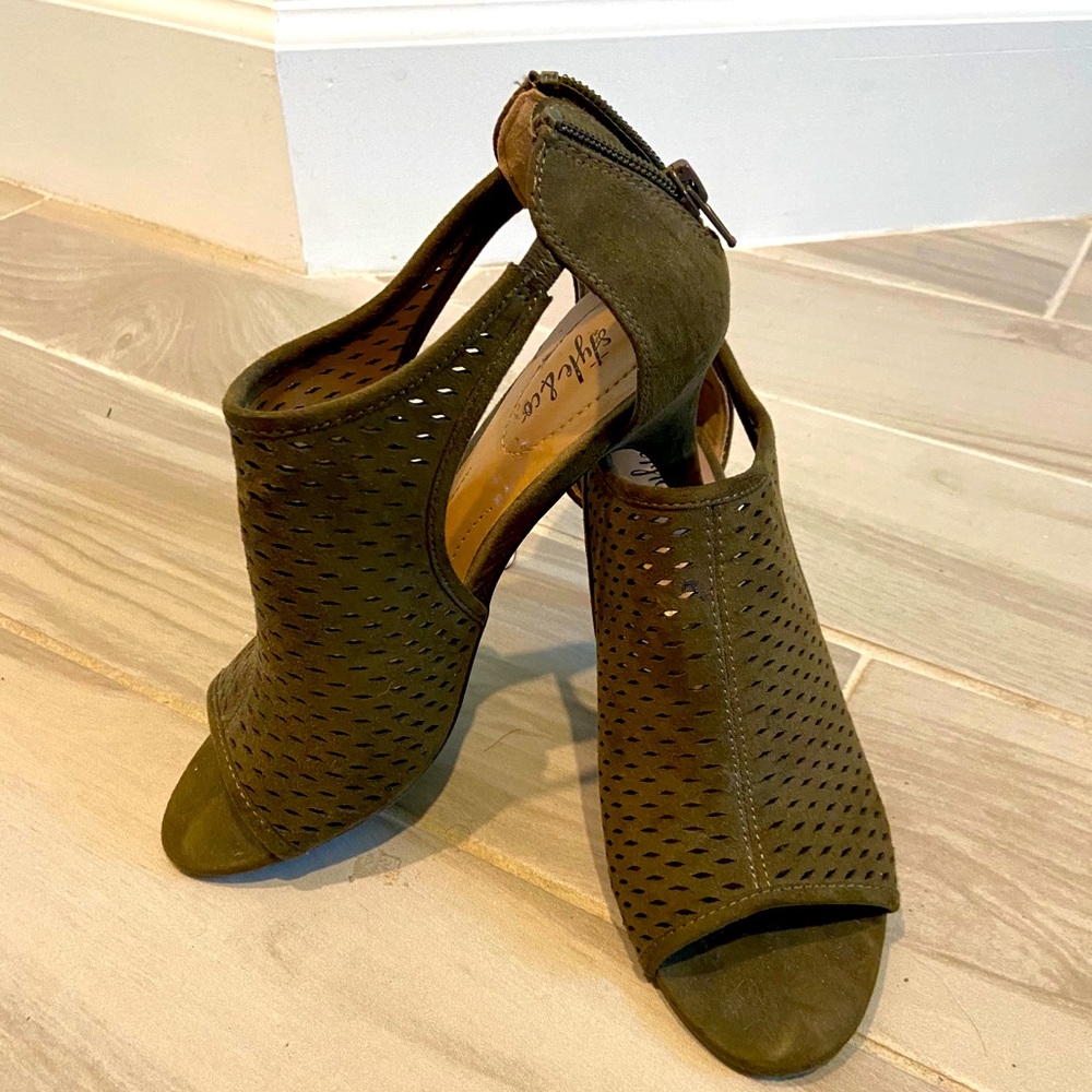 Olive green beautiful heels
